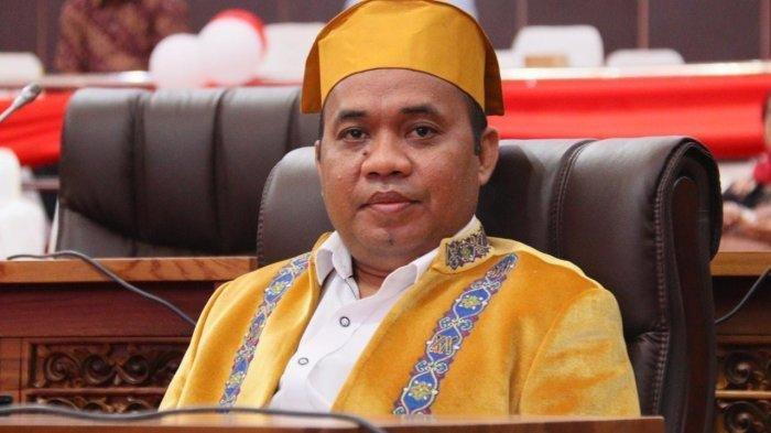 Rusihan Jafar, S.Pd (foto:tribunternate)