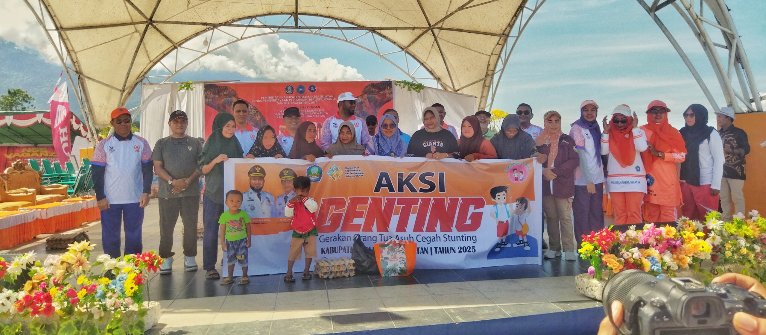 Foto bersama pemda Halmahera Selatan, dinas P3KB dan Bupati Halmahera Selatan, Bassam Kasuba serta Ketua DPRD HALSEL, Hi Salma Samad.||tampilnews.com